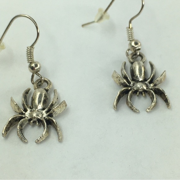 Spider Halloween Earrings Silver Tone Dangle Gothic New Without Tags Spooky - Picture 5 of 9